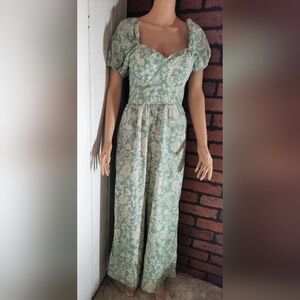NWT!! BAND OF THE FREE, Floral, Wide Leg Jumpsuit With Pockets. Size S